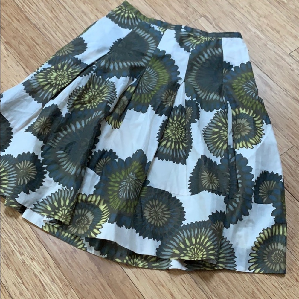 BCBG fall floral skirt NWOT - Picture 4 of 7